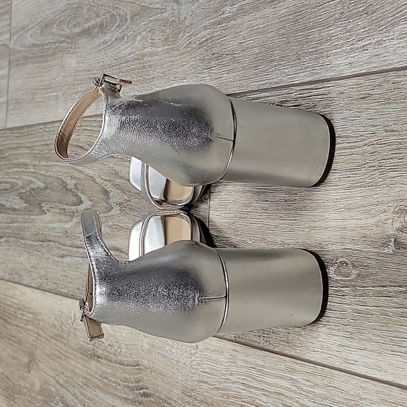 Sam Edelman Size 6 Silver Leather Daniella Block Heeled Sandal - Picture 3 of 15